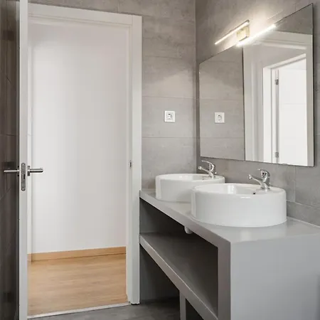 Cozy 3bed In Almada