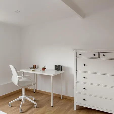 Lägenhet Cozy 3bed In