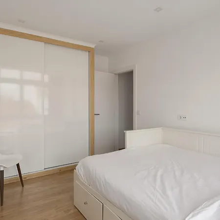 Lägenhet Cozy 3bed In