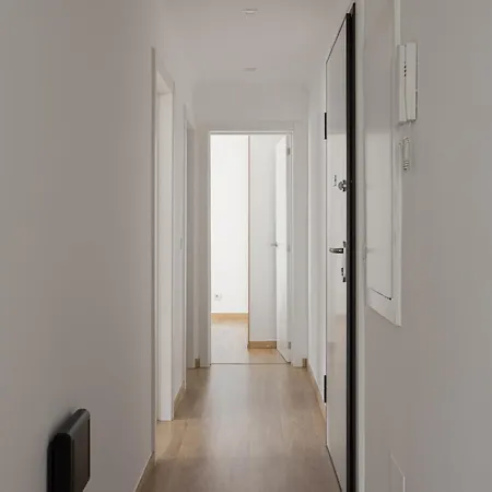 Lägenhet Cozy 3bed In Almada