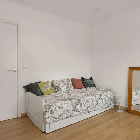 Lägenhet Cozy 3bed In *