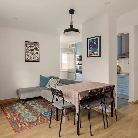 Cozy 3bed In Lägenhet
